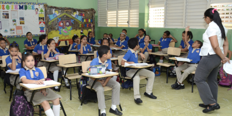 Menos estudiantes haitianos procuran inscripciones en escuelas por temor a repatriaciones