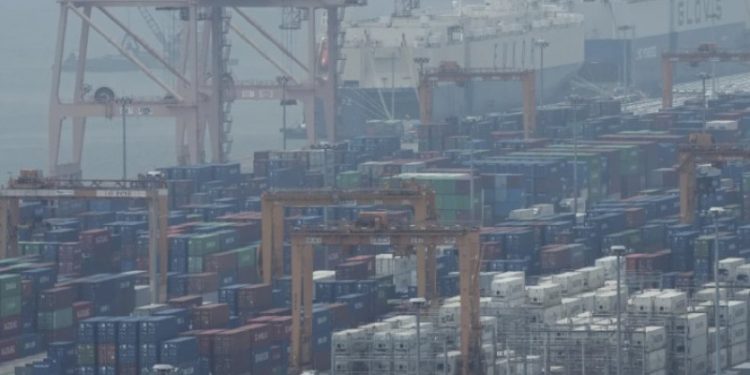 Trump prometió 90 acuerdos en tres meses y solo ha logrado 2