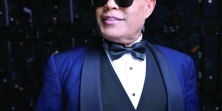 La familia y colegas de Rubby Pérez le rinden este viernes un homenaje "color de rosa" al fenecido merenguero