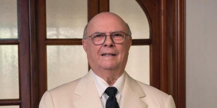 Hipólito Mejía emplaza al director Bienes Nacionales a precisar "mafia" de tierra en su Gobierno