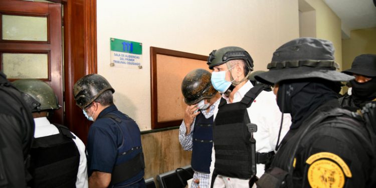 Dictan arresto domiciliario para los implicados en supuesta red de sobornos en instituciones públicas