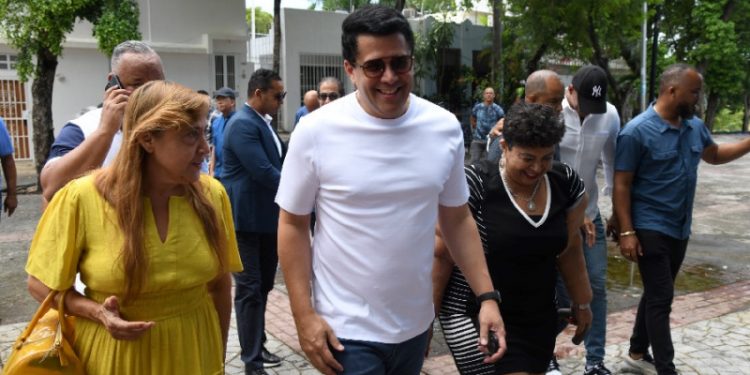 Collado supervisa trabajos en la Ciudad Colonial