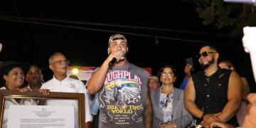 Cientos de personas reciben a “Caramelo” en su llegada a Dajabón