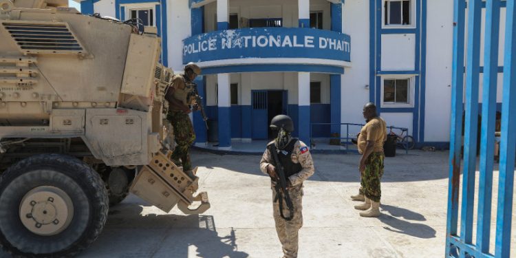 Gobierno haitiano envía tropas a entrenarse en México