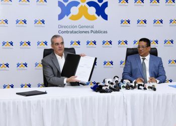 Abinader promulga Ley de Contrataciones: "Cada peso del pueblo debe invertirse en el pueblo"