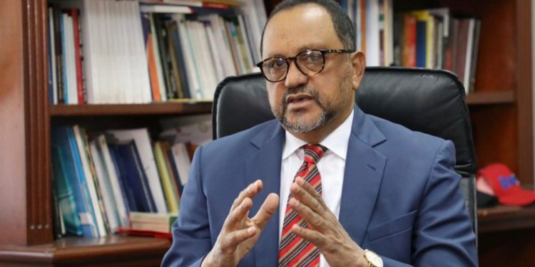 Abinader convocará en próximos días al TSE para renovar TSE y evaluar a 5 jueces SCJ