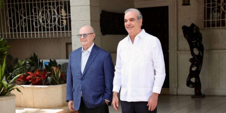 Abinader e Hipólito sostienen diálogo sobre crisis haitiana