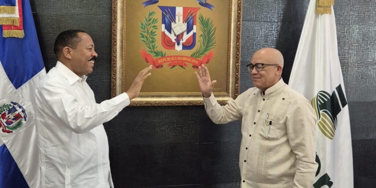 Samuel Toribio es juramentado como subdirector de Inespre