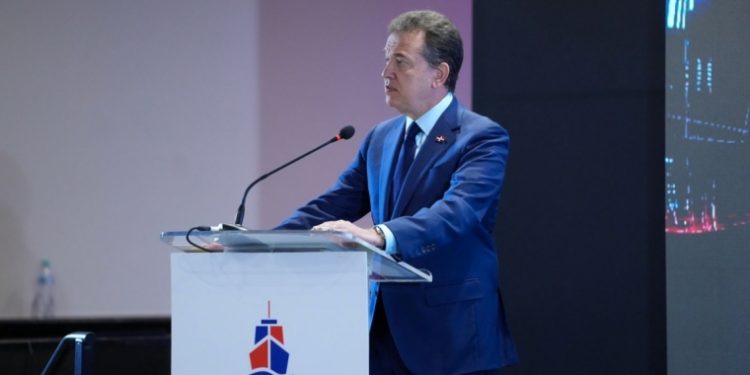 Víctor Bisonó afirma en Santiago que RD se consolida como hub industrial y logístico