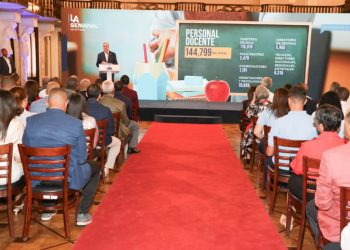 Abinader: «año escolar inicia con matrícula 2,664,028 estudiantes; 77.5% del sector público y 22.5% privado