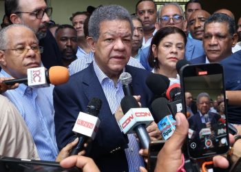 Leonel demanda de acceso a aulas para nuevos alumnos