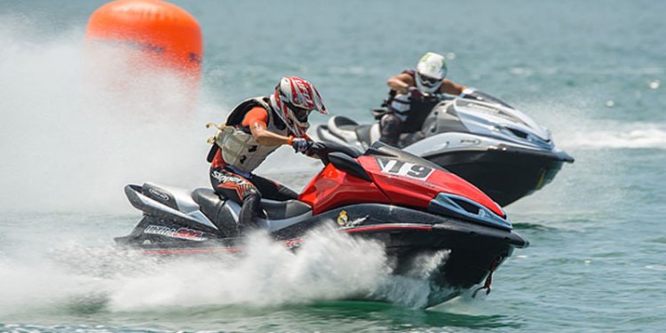 Senadores aprueban en primera discusión proyecto que exonera de impuestos a los yates y Jet Ski