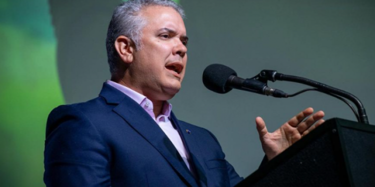 Duque denuncia irregularidades en el caso de Uribe y reclama "acción" internacional
