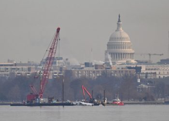 Investigación revela fallas en instrumentos del helicóptero que chocó con avión en Washington