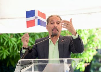 Efemérides Patrias tomará acciones contra grupo que cambió letras del Himno Nacional