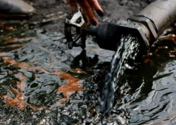 El petróleo sube antes de reunión Trump-Putin