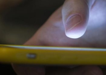 Estudiantes en Francia no podrán utilizar el celular dentro de escuelas, a partir del 1 de septiembre