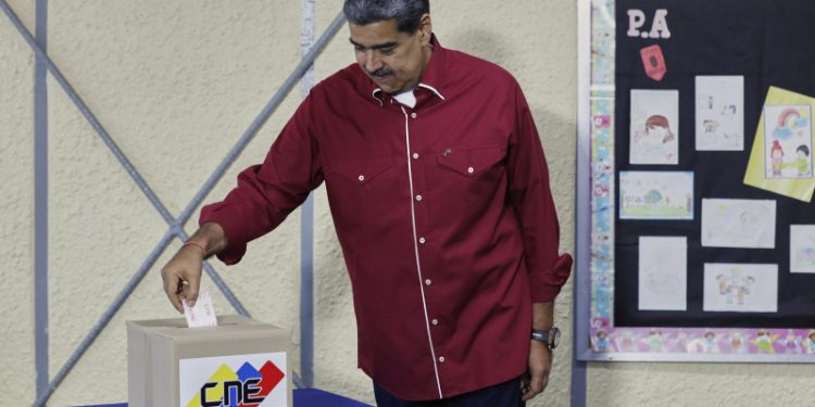 Diplomático de EE.UU. cree que todo el mundo espera la caída de Maduro