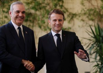Abinader anuncia posible visita de Macron para inaugurar el Monorriel de Santiago en 2026