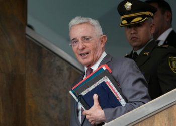 Expresidente de Colombia pide recuperar su libertad