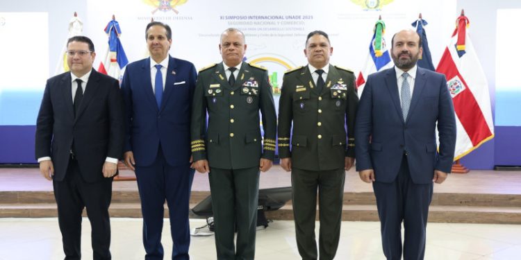 Ministro de Defensa destaca rol FFAA frente al desarrollo