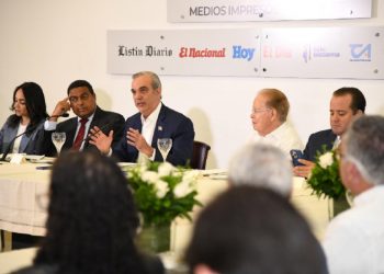 Abinader asegura habrá gran holgura de generación eléctrica en 2028