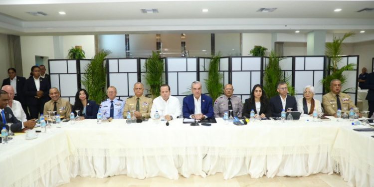 Autoridades intensificarán inspecciones en bares y restaurantes para impedir armas de fuego