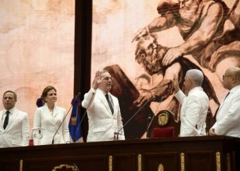 Los problemas que tuvo que capear Abinader al iniciar segundo mandato