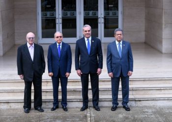 Abinader: Entre la diplomacia y la política