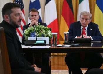 Macron pide sanciones contra Rusia si la diplomacia fracasa en el acuerdo de paz con Ucrania