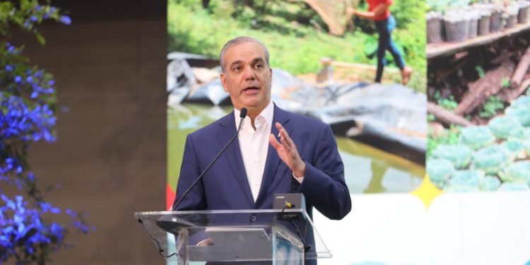 Abinader a Danilo: “Voy a seguir hablando mucho”