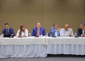 Magín Díaz: Presupuesto reformulado prioriza inversión pública sin afectar 4% de la educación