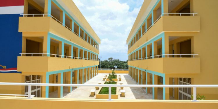 Presidente Abinader y ministro Educación entregan tres centros educativos en Santo Domingo