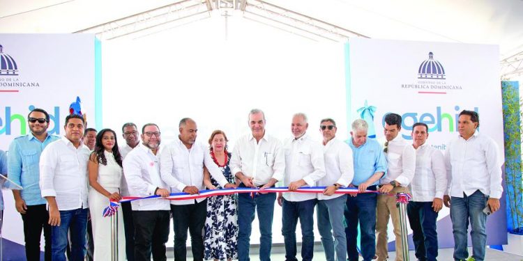Presidente Abinader inaugura obras en La Vega y Santiago