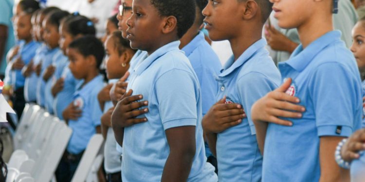 Hoy inicia un nuevo año escolar en el país