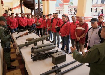 Maduro convoca a jornada de alistamiento