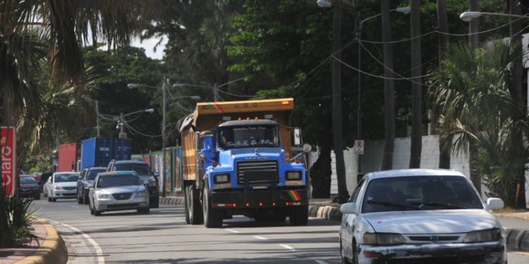 Fenatrado dice tiene “supervisión privada” para suspender a camioneros infractores de la ley