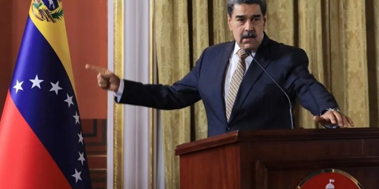 Maduro acusa EEUU de buscar cambio de manera «terrorista»