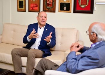 Alcalde afirma Santiago está hoy como nunca de limpia