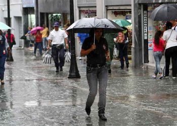 Onda tropical provocará intensas lluvias y tormentas eléctricas en el país