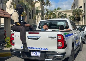 Policía detiene a 14 personas por "orgía"