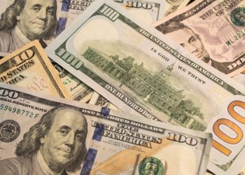 Abinader sobre precio del dólar: “Eso está en el día de hoy bajo control”