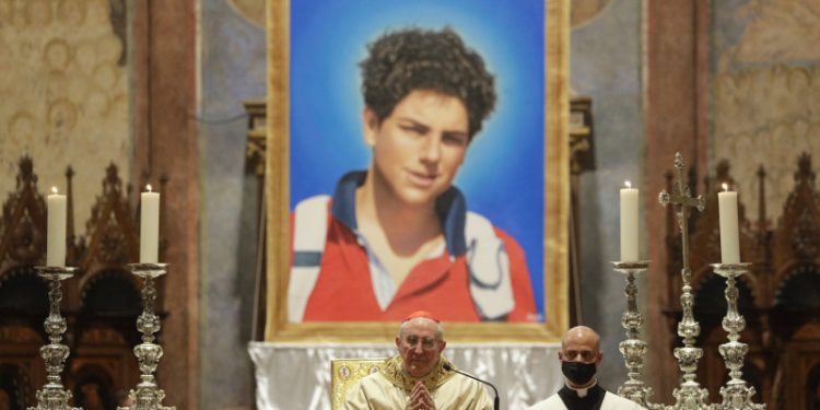 Carlo Acutis es oficialmente declarado un santo por el papa León XIV