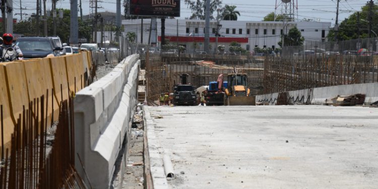 Paso a desnivel de la 27 de Febrero con Isabel Aguiar será entregado por fases