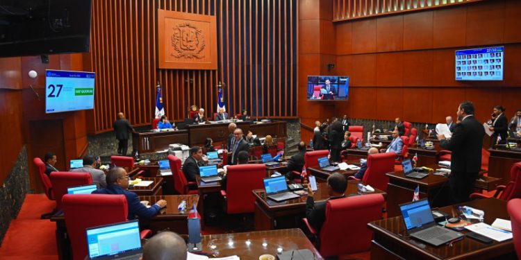 Reglamento otorga 15 días para enviar ley al Ejecutivo; Senado tiene 41 con Residuos Sólidos