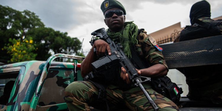Haití despide a cuatro policías muertos en patrullajes