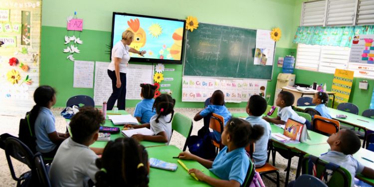 La ADP denuncia eliminación de tanda extendida en 188 centros educativos