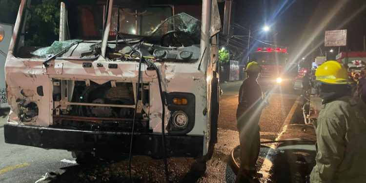 Cinco niños en estado crítico tras accidente en La Ceiba; conductor da positivo a alcohol