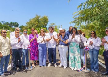 Ministro de Turismo inaugura calles en Sosúa-Puerto Plata