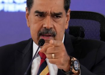 Maduro confía en preparación de campesinos para "tomar las armas" si EEUU ataca Venezuela